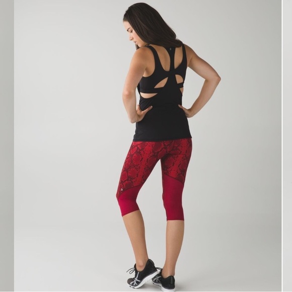 Lululemon Vent It Out Crop, size 6 - Picture 2 of 13
